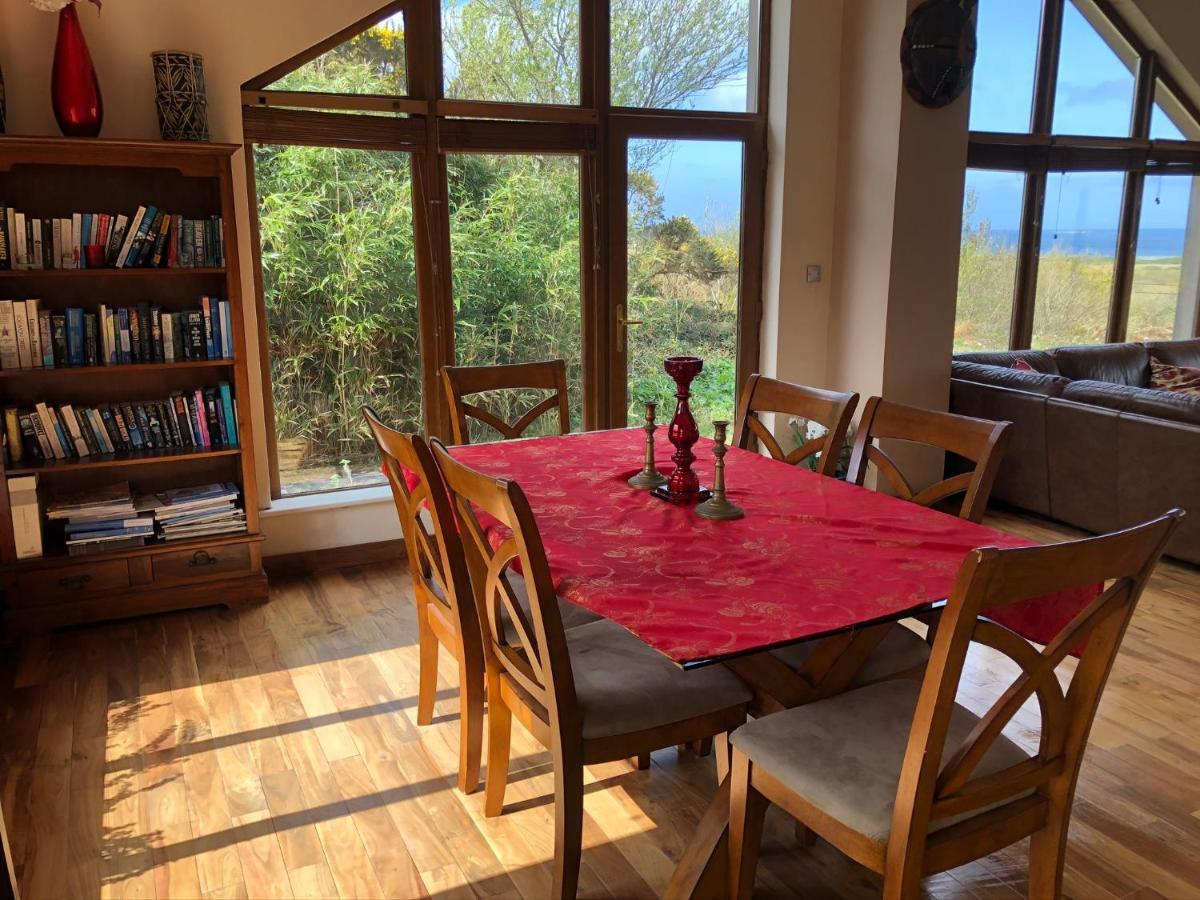 House With Sea Views Close To With Wifi And Large Kitchen And Dining